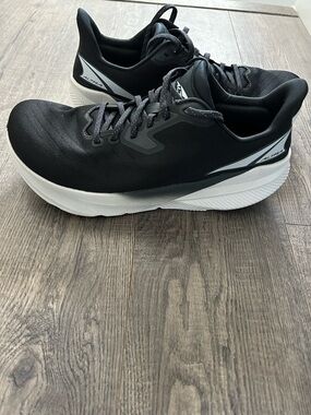 Men’s Altea Experience Flow: Size 10.